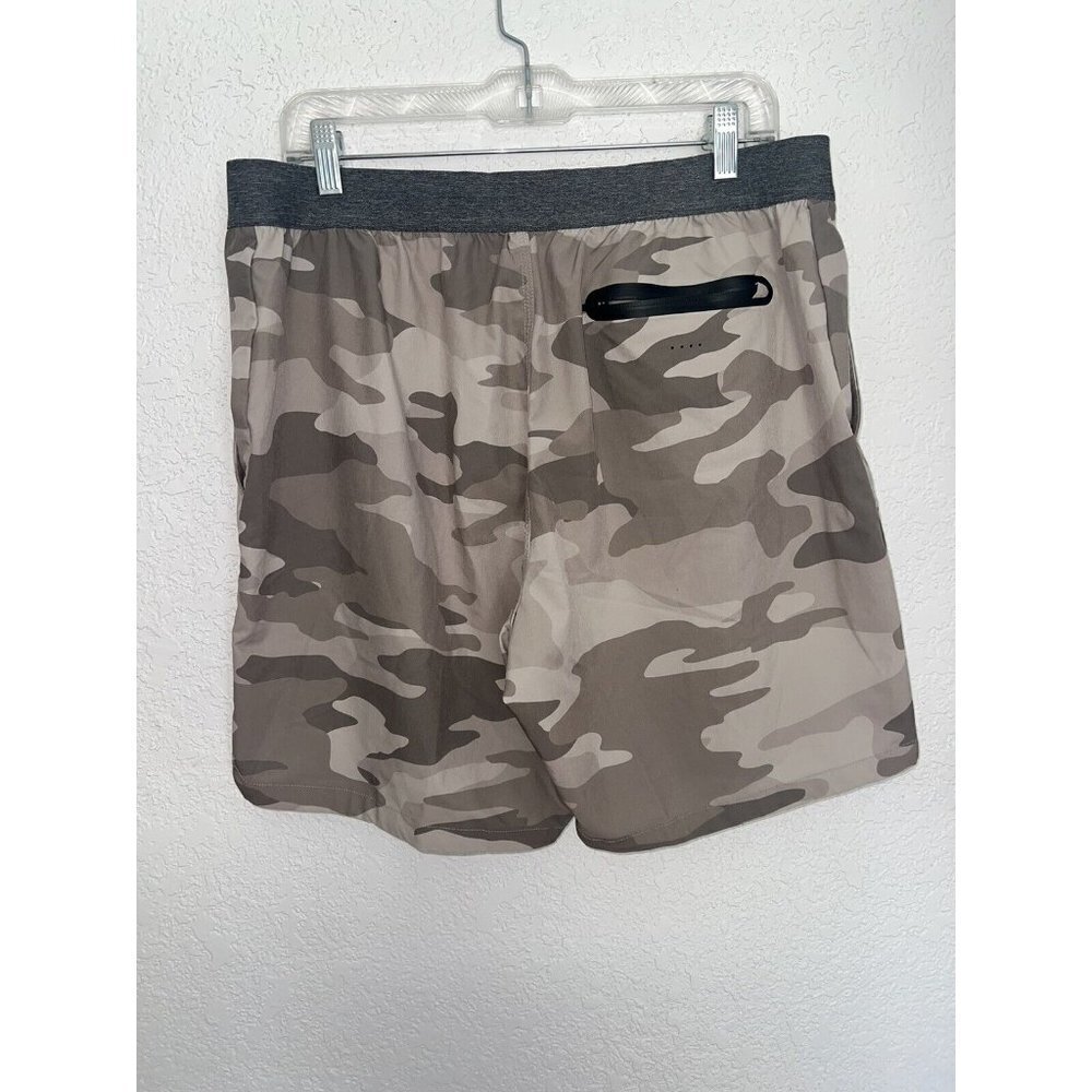 In Motion IM Camo Athletic Shorts Men’s 2XL Dry Wicking Swim XXL Pockets 1B
